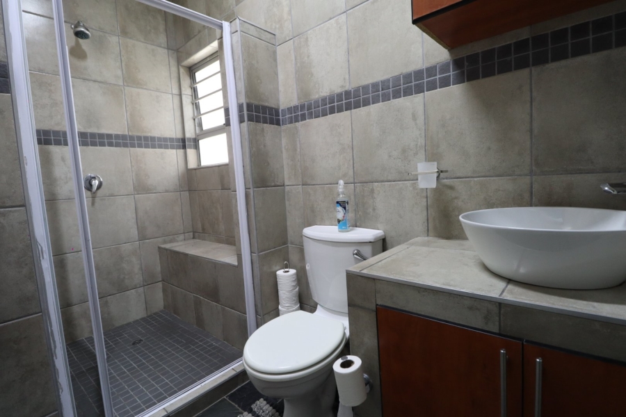 5 Bedroom Property for Sale in Kabega Park Eastern Cape
